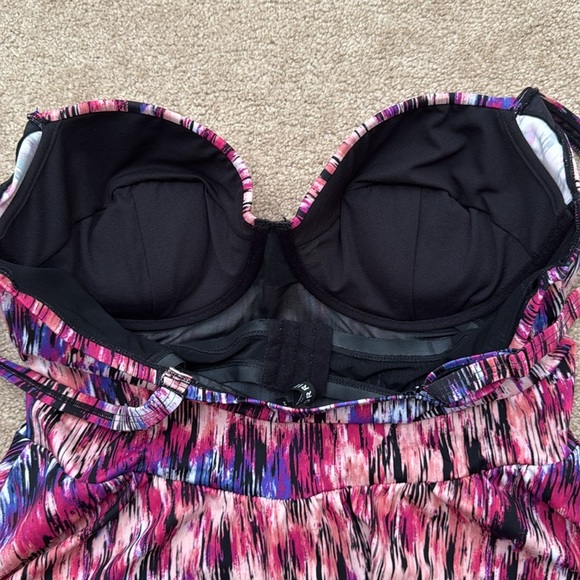 Torrid Peplum Skirted Mirage Print Underwire Push Up One Piece Swimsuit Size 2X - Picture 8 of 10